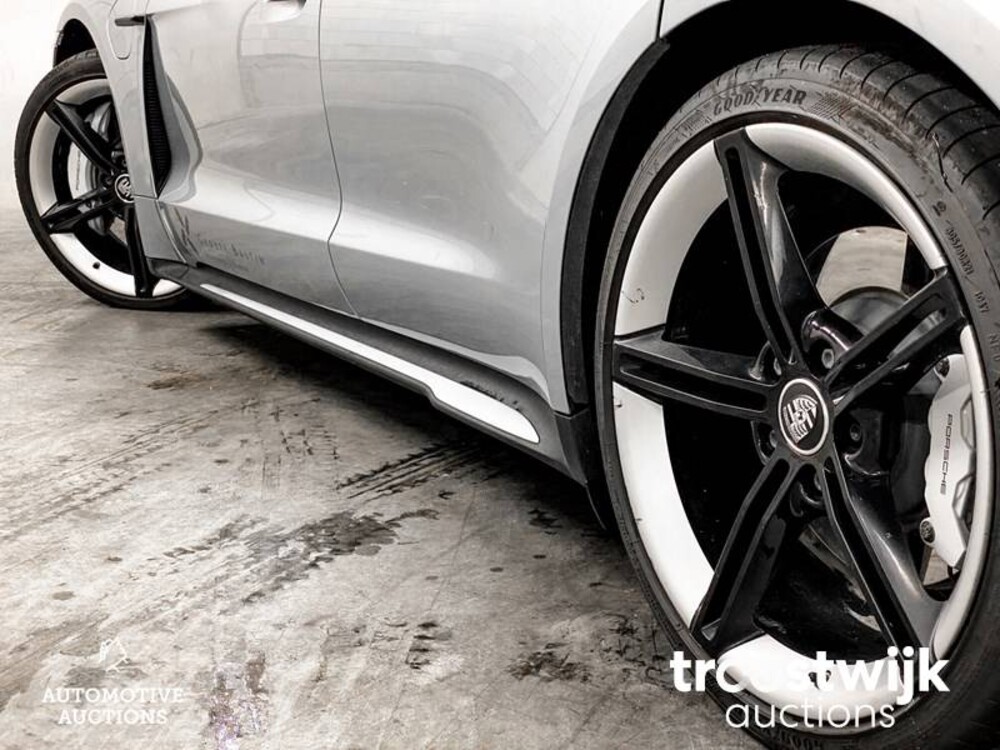 Porsche Taycan 4S PERFORMANCE  Sport-Design Sport-Chrono 489PS 2020