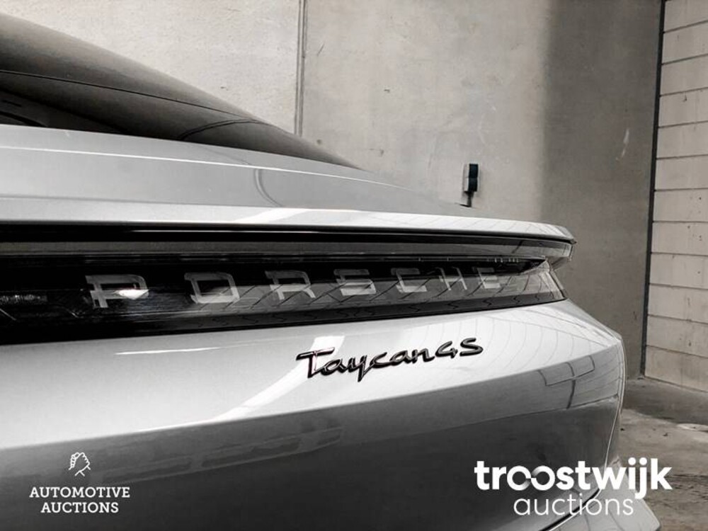 Porsche Taycan 4S PERFORMANCE  Sport-Design Sport-Chrono 489PS 2020