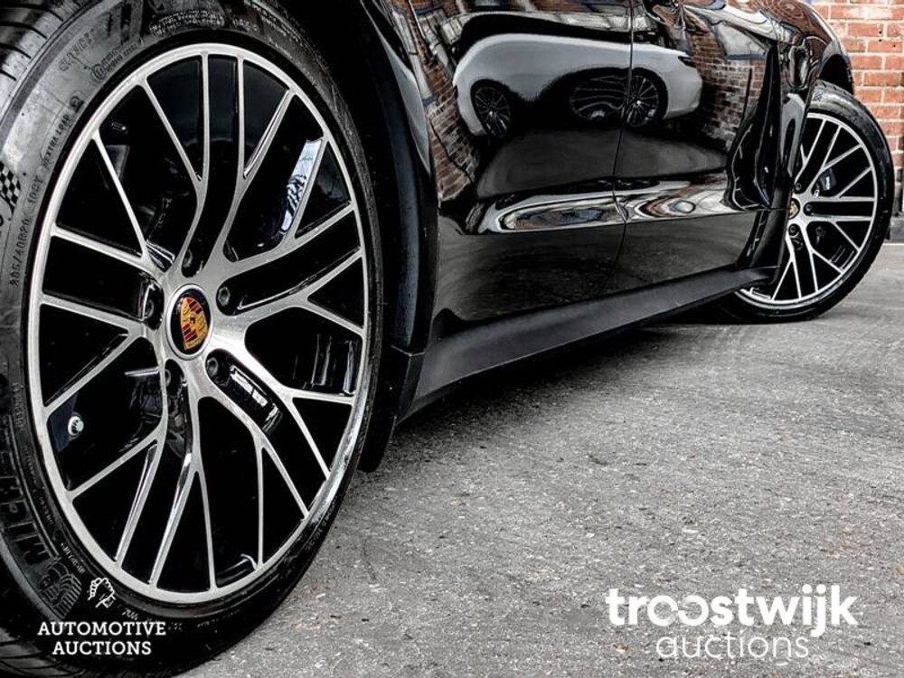 Porsche Taycan PERFORMANCE 84kWh Sport Chrono 381hp 2021 Herstellergarantie -Orig. NL-, L-982-RT