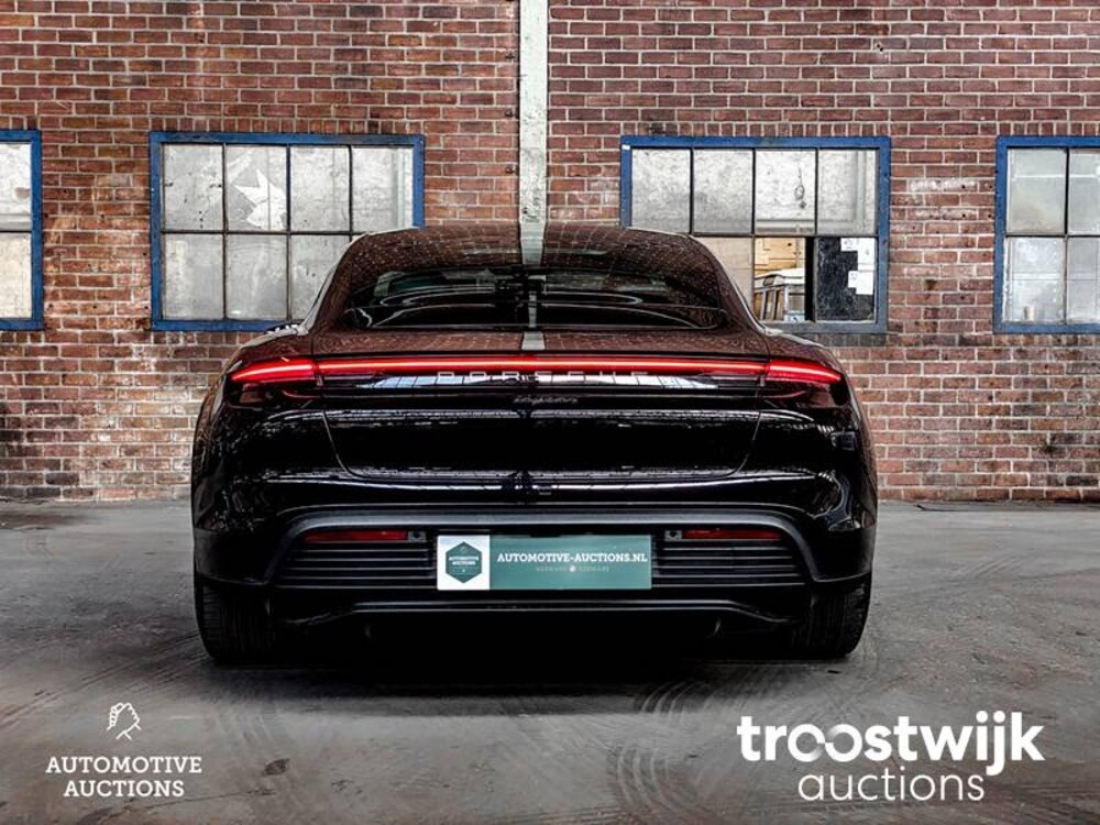 Porsche Taycan PERFORMANCE 84kWh Sport Chrono 381hp 2021 Herstellergarantie -Orig. NL-, L-982-RT