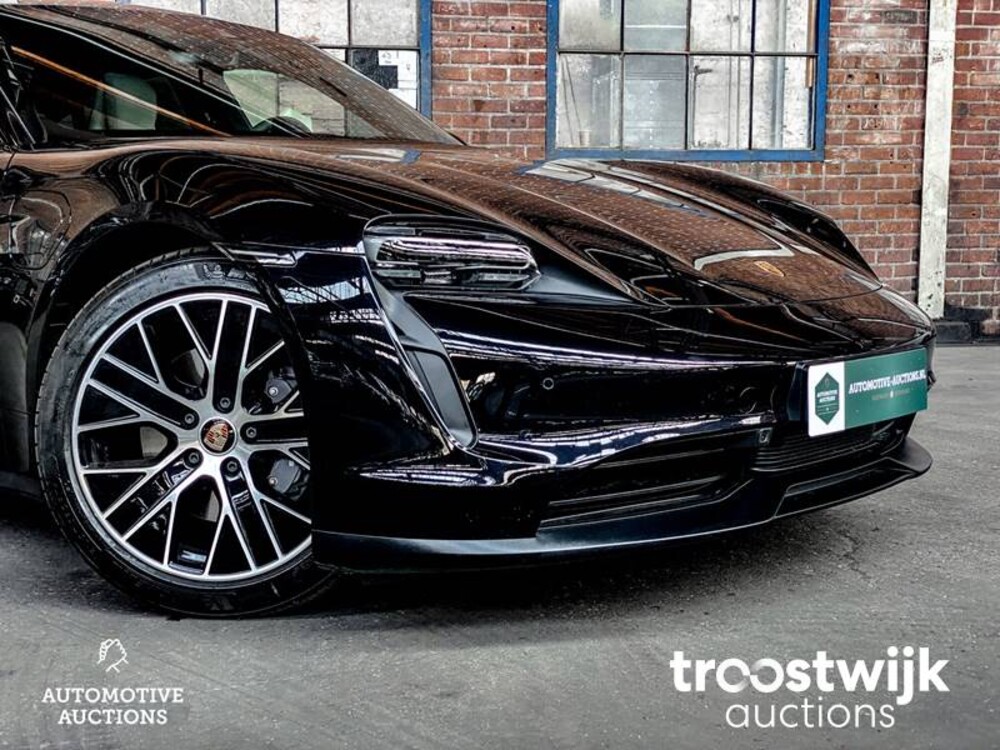 Porsche Taycan PERFORMANCE 84kWh Sport Chrono 381hp 2021 Herstellergarantie -Orig. NL-, L-982-RT