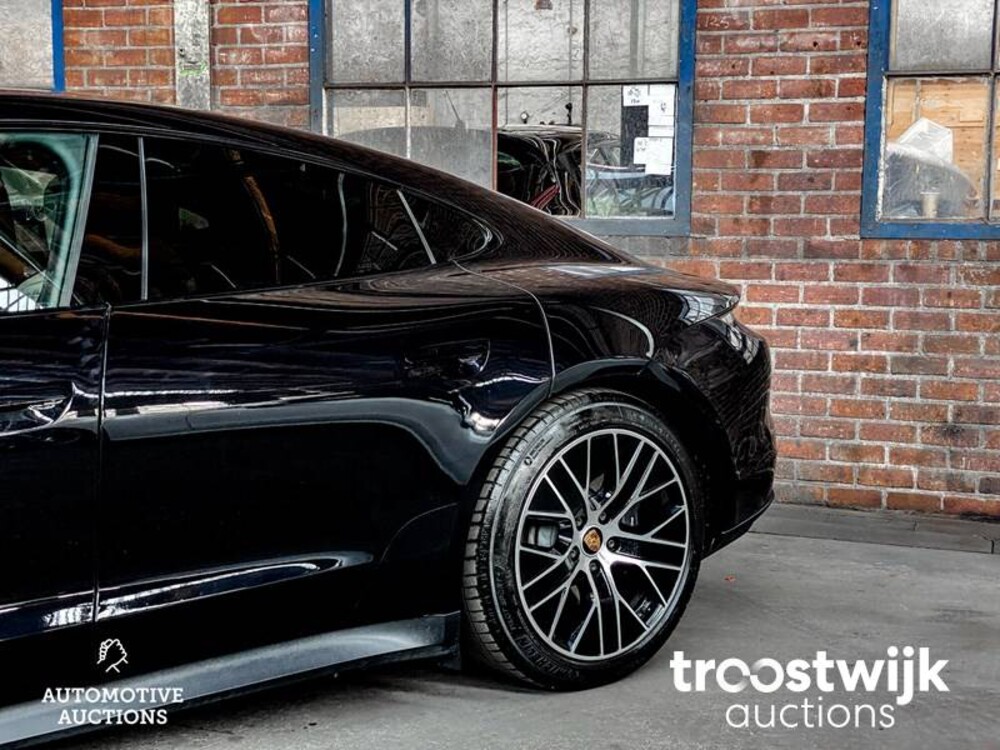 Porsche Taycan PERFORMANCE 84kWh Sport Chrono 381hp 2021 Herstellergarantie -Orig. NL-, L-982-RT