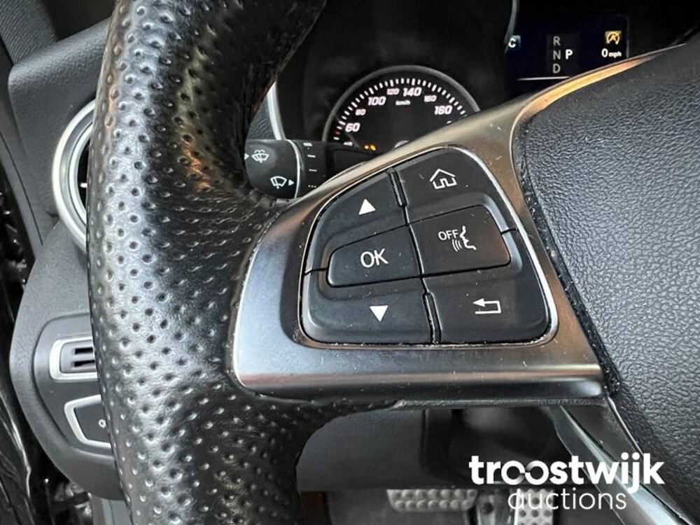 Mercedes-Benz C180 Coupe AMG Premium Plus 156PS 2017, G-955-VT