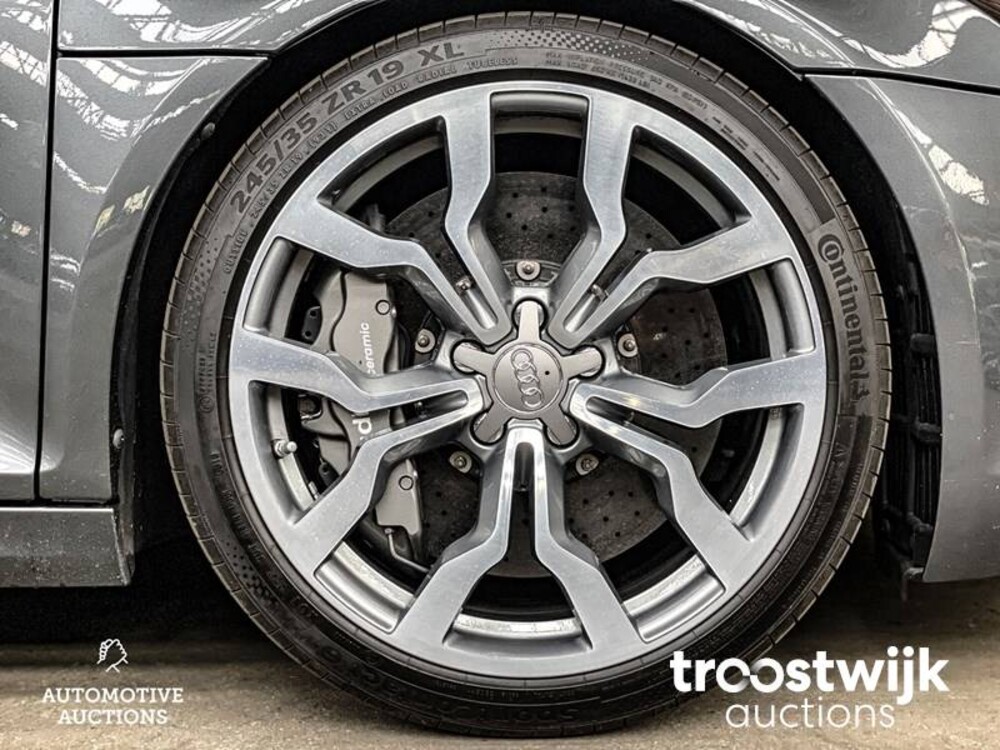 Audi R8 Spyder 5.2 V10 FSI FACELIFT Audi-Exclusive 525PS 2011 Cabriolet, 1-KXH-50