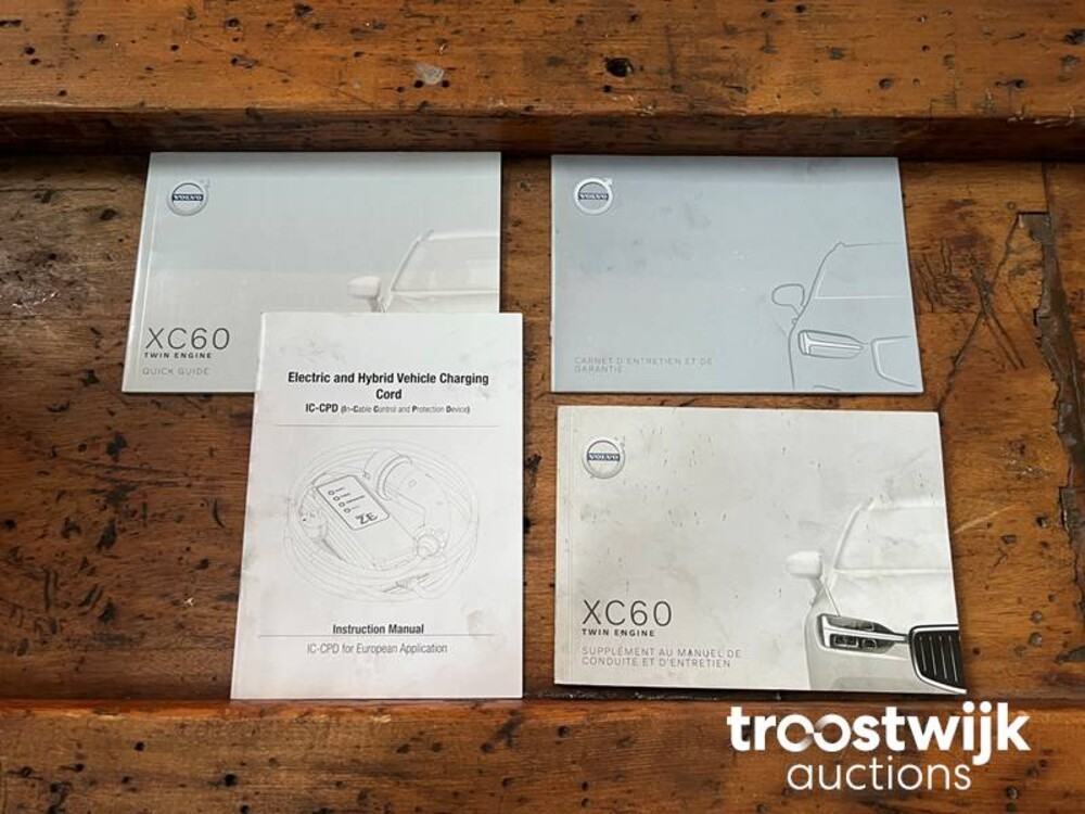 Volvo XC60 2.0 T8 TE AWD Mom. RECHARGE 303 PS 2020, R-973-BX