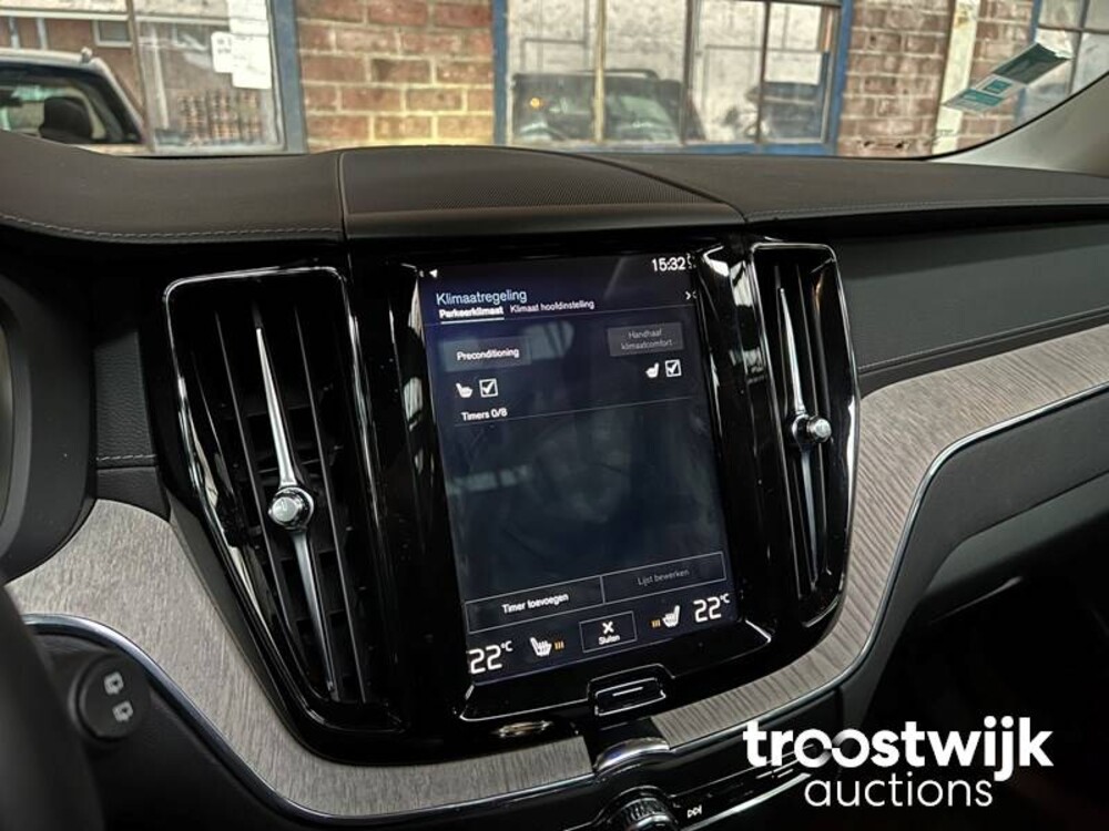 Volvo XC60 2.0 T8 TE AWD Mom. RECHARGE 303 PS 2020, R-973-BX