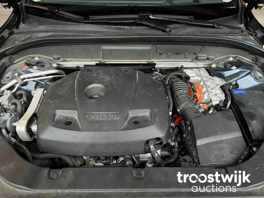 Volvo XC60 2.0 T8 TE AWD Mom. RECHARGE 303 PS 2020, R-973-BX