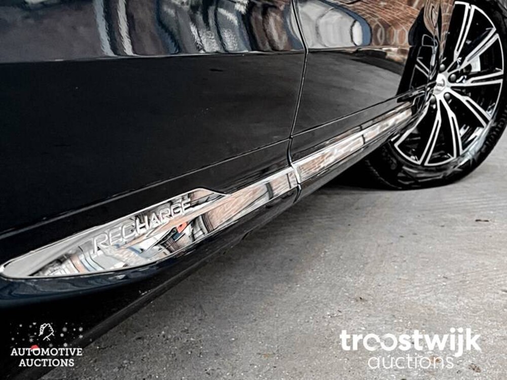 Volvo XC60 2.0 T8 TE AWD Mom. RECHARGE 303 PS 2020, R-973-BX