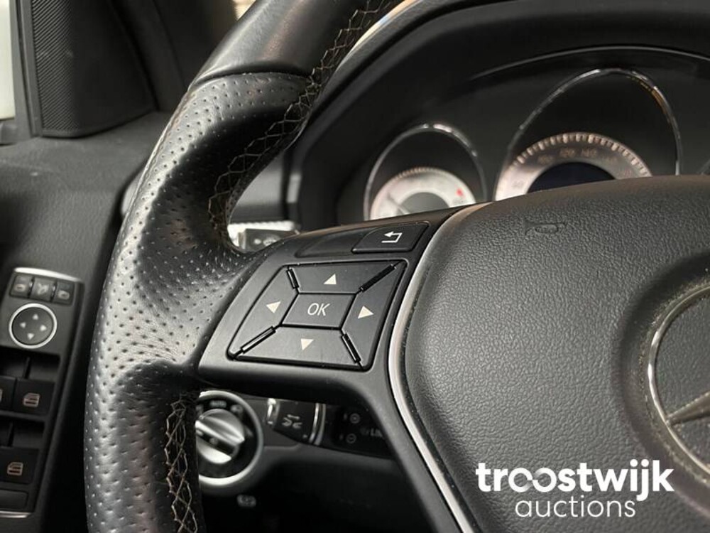 Mercedes-Benz GLK350 CDI 3.0 V6 4Matic Mercedes-Benz GLK350 CDI 4Matic 265PS 2014 GLK-Klasse