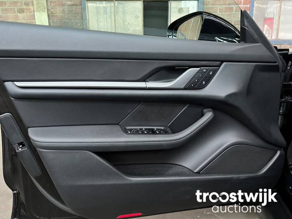 Porsche Taycan Sport Turismo PERFORMANCE ACCU Sport Chrono 326 PS 2023