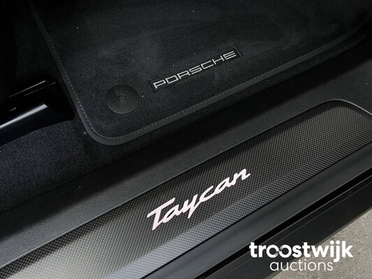 Porsche Taycan Sport Turismo PERFORMANCE ACCU Sport Chrono 326pk 2023 Luchtvering
