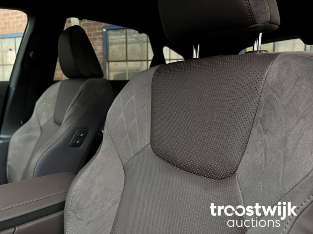 Lexus RX450H+ President  309 PS 2023 RX-Serie -10 Jahre Garantie-