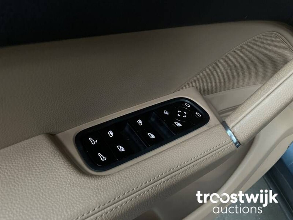 Porsche Cayenne 3.0 V6 340PS 2018 NEUES-MODELL -Orig. NL-, ST-296-D