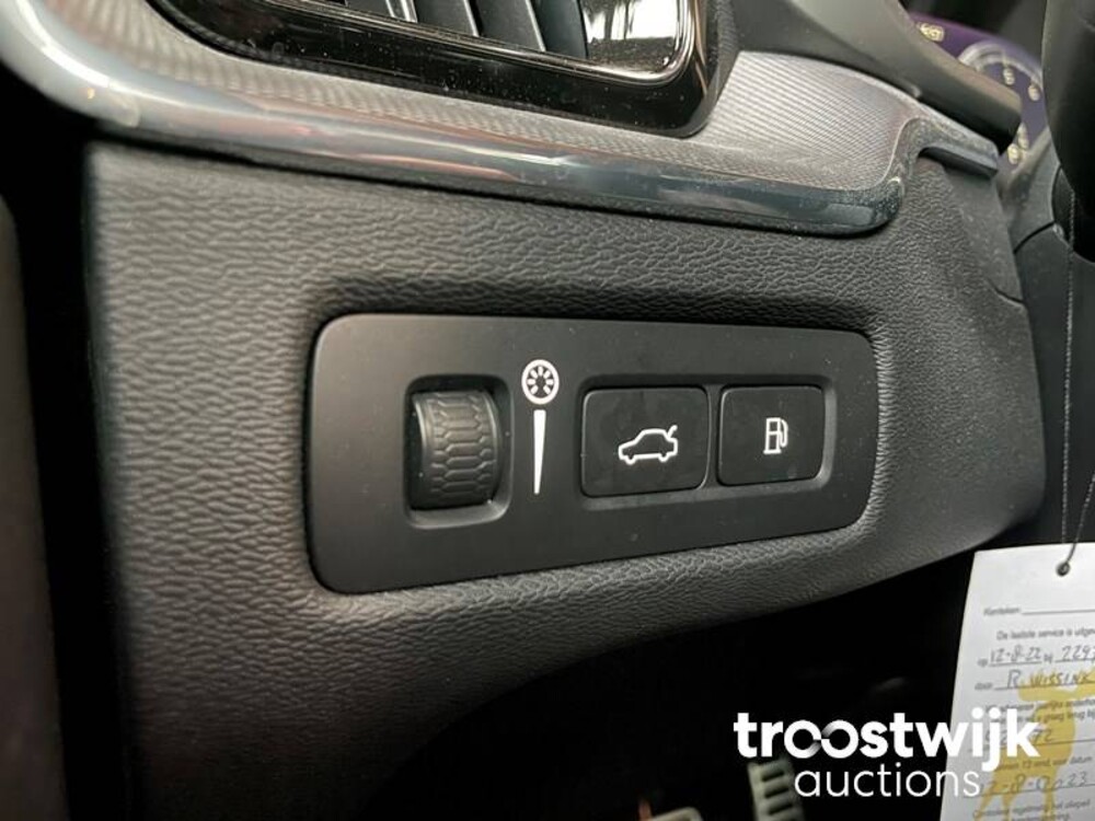 Volvo XC60 T8 R-Design 390PS 2021 -Herstellergarantie-