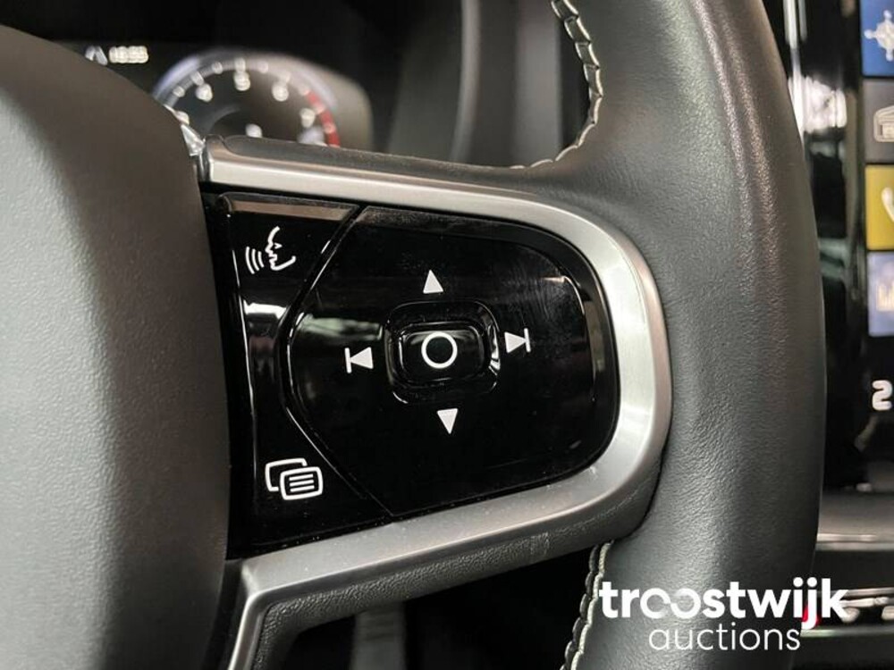 Volvo XC60 T8 R-Design 390PS 2021 -Herstellergarantie-