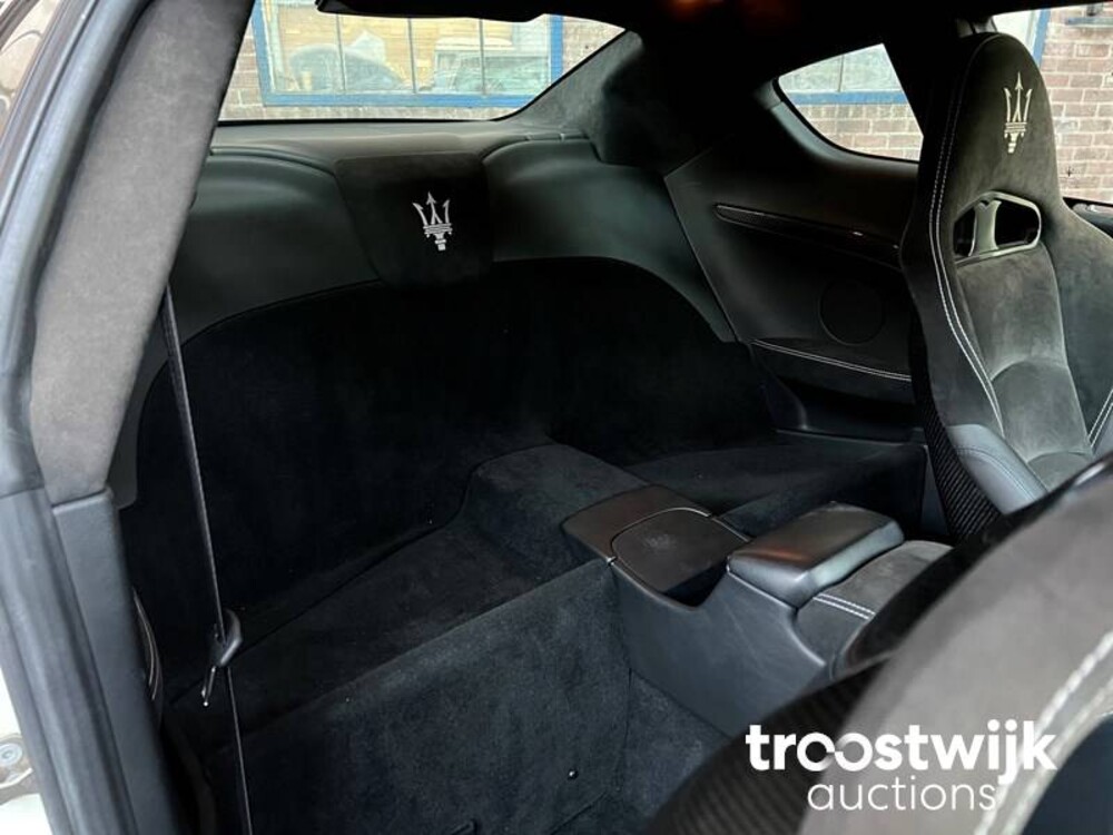 Maserati GranTurismo 4.7 MC Stradale 450PS 2011, L-647-FF