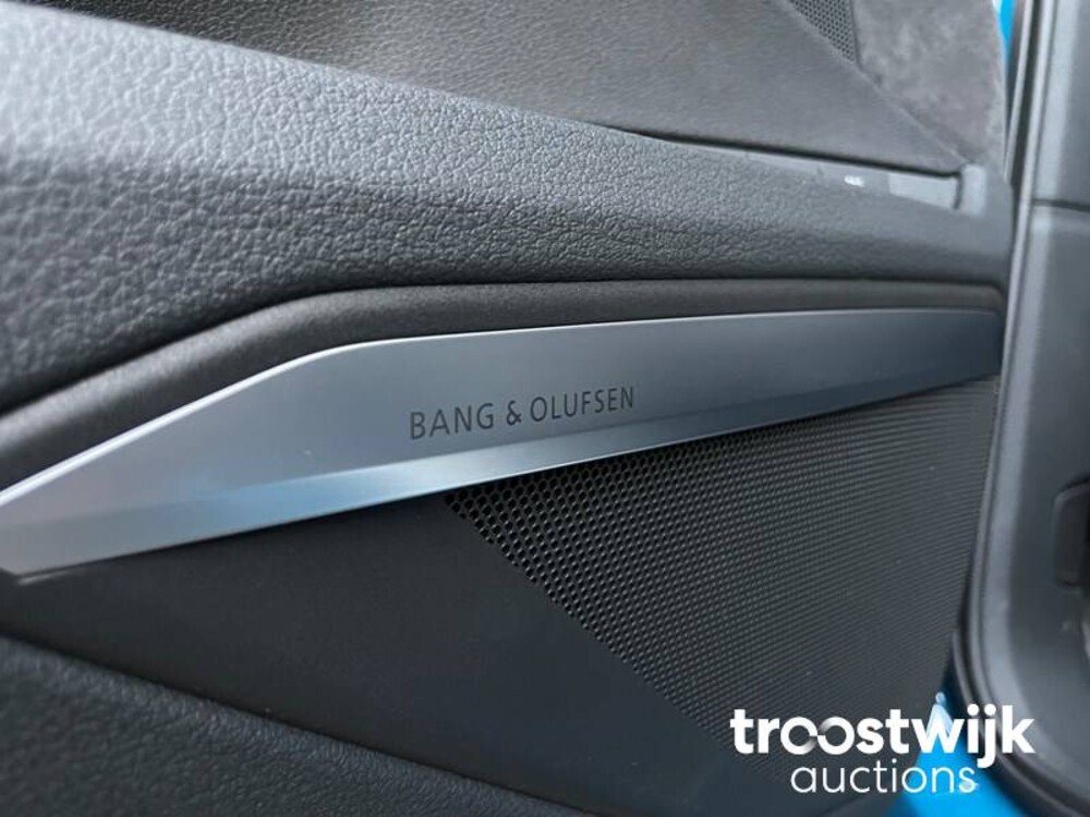 Audi e-tron 55 Sport Quattro Advanced Pro Line Plus 95 kWh 2018, K-877 FERNSEHER