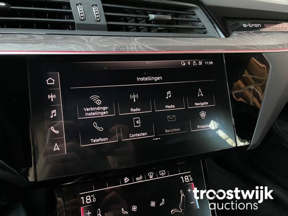 Audi e-tron 55 Sport Quattro Advanced Pro Line Plus 95 kWh 2018, K-877 FERNSEHER