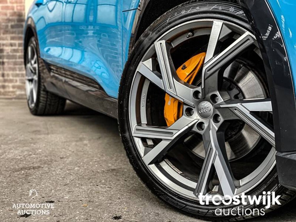 Audi e-tron 55 Sport Quattro Advanced Pro Line Plus 95 kWh 2018, K-877 FERNSEHER
