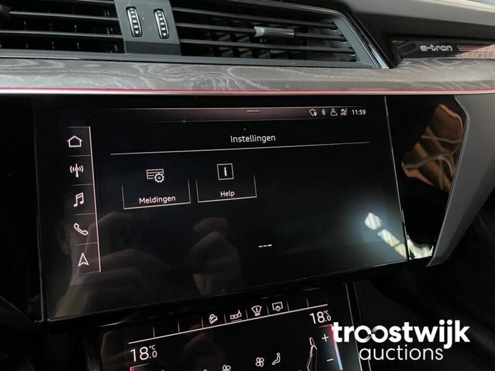 Audi e-tron 55 Sport Quattro Advanced Pro Line Plus 95 kWh 2018, K-877 FERNSEHER