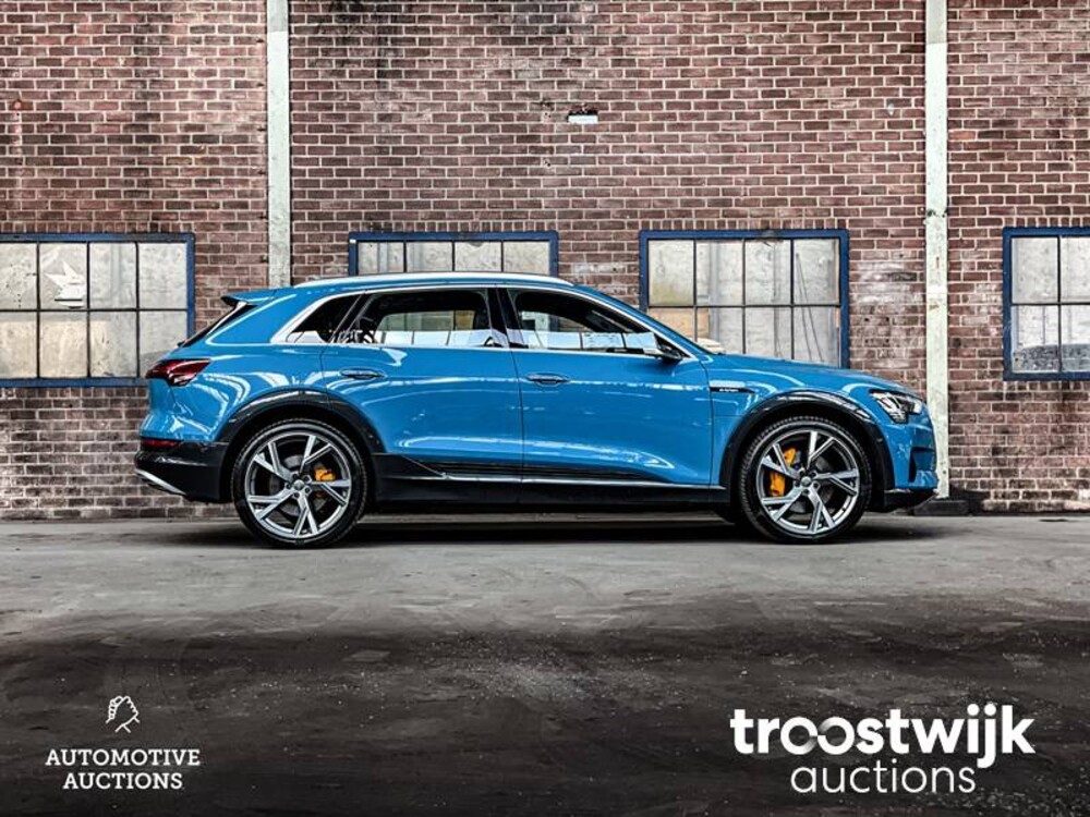 Audi e-tron 55 Sport Quattro Advanced Pro Line Plus 95 kWh 2018, K-877 FERNSEHER