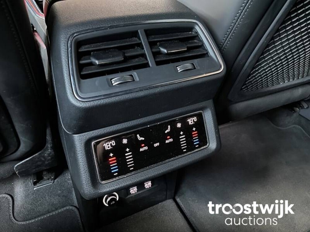 Audi e-tron 55 Sport Quattro Advanced Pro Line Plus 95 kWh 2018, K-877 FERNSEHER