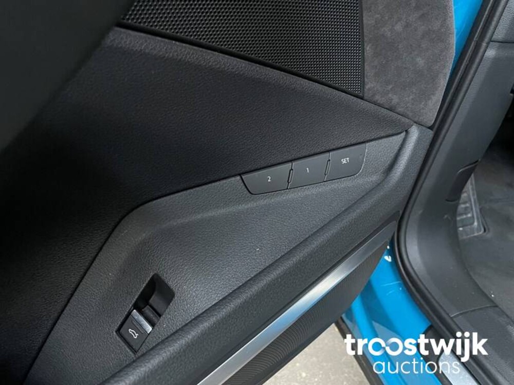 Audi e-tron 55 Sport Quattro Advanced Pro Line Plus 95 kWh 2018, K-877 FERNSEHER