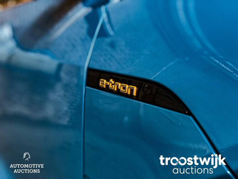 Audi e-tron 55 Sport Quattro Advanced Pro Line Plus 95 kWh 2018, K-877 FERNSEHER