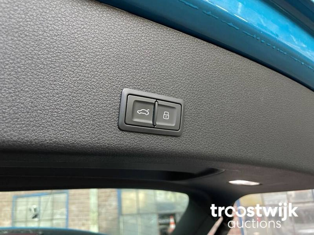 Audi e-tron 55 Sport Quattro Advanced Pro Line Plus 95 kWh 2018, K-877 FERNSEHER