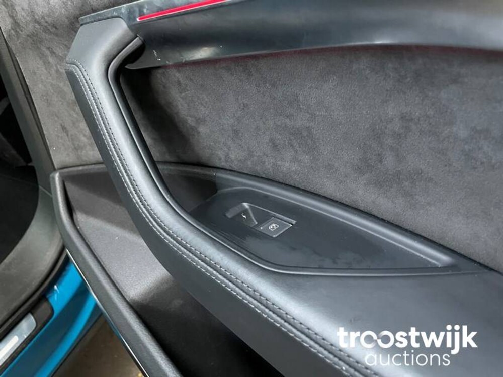 Audi e-tron 55 Sport Quattro Advanced Pro Line Plus 95 kWh 2018, K-877 FERNSEHER