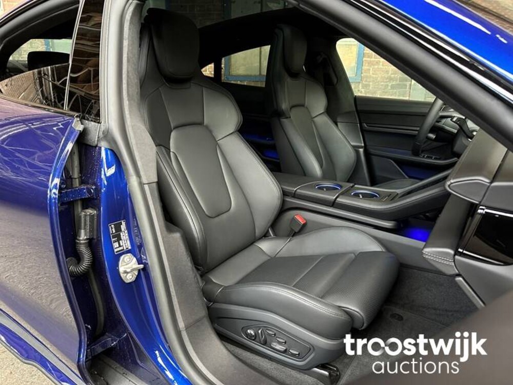 Porsche Taycan Turbo 84 kWh 625PS 2023 Sport-Chrono NEUE GARANTIE -Orig. NL-, S-306-FB -Herstellergarantie-