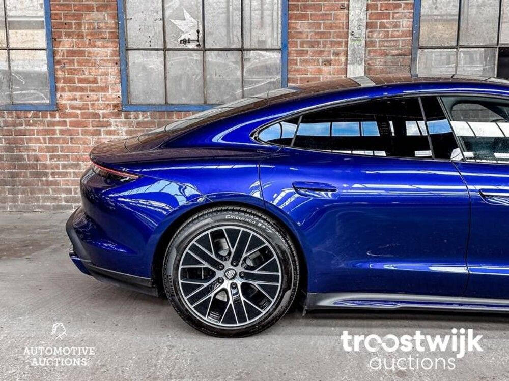 Porsche Taycan Turbo 84 kWh 625PS 2023 Sport-Chrono NEUE GARANTIE -Orig. NL-, S-306-FB -Herstellergarantie-