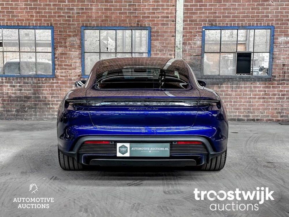 Porsche Taycan Turbo 84 kWh 625PS 2023 Sport-Chrono NEUE GARANTIE -Orig. NL-, S-306-FB -Herstellergarantie-