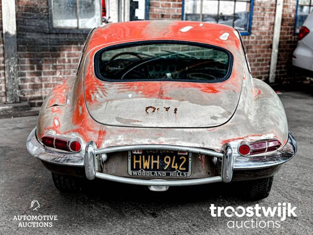 Jaguar E-Type (XKE) 3.8 Coupe (FHC) 1963