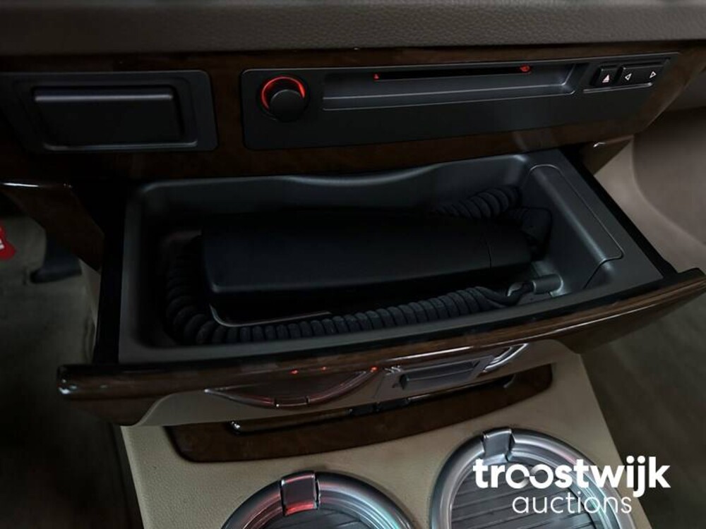 BMW 745i Executive E65 4.4 V8 333pk 2003 -Youngtimer-