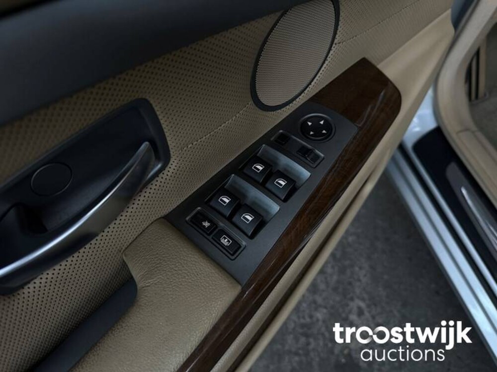 BMW 745i Executive E65 4.4 V8 333pk 2003 -Youngtimer-