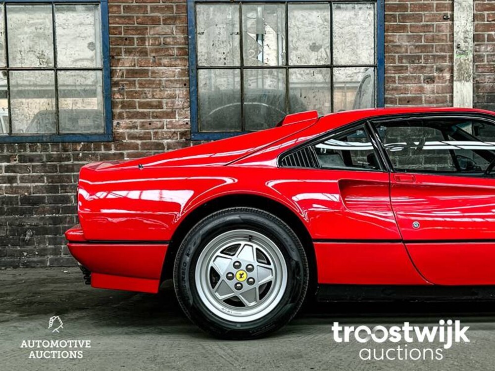 Ferrari 328 GTB 3200 Quattrovalvole 271pk 1989, 04-LXS-1