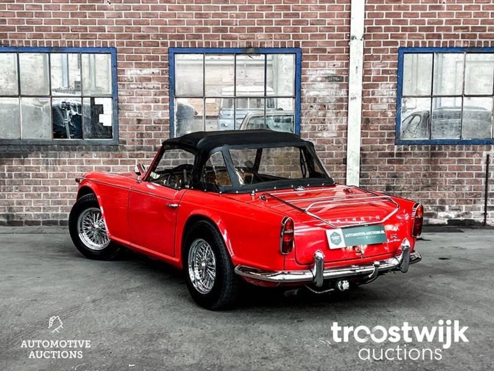 Triumph TR 4 A 2.1A Cabriolet -Org.NL- 1966, 49-21-BX