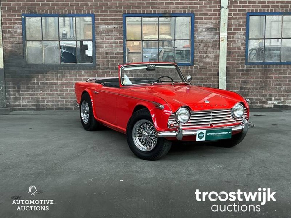 Triumph TR 4 A 2.1A Cabriolet -Org.NL- 1966, 49-21-BX