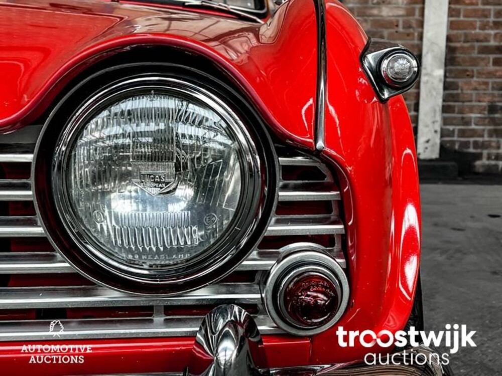 Triumph TR 4 A 2.1A Cabriolet -Org.NL- 1966, 49-21-BX