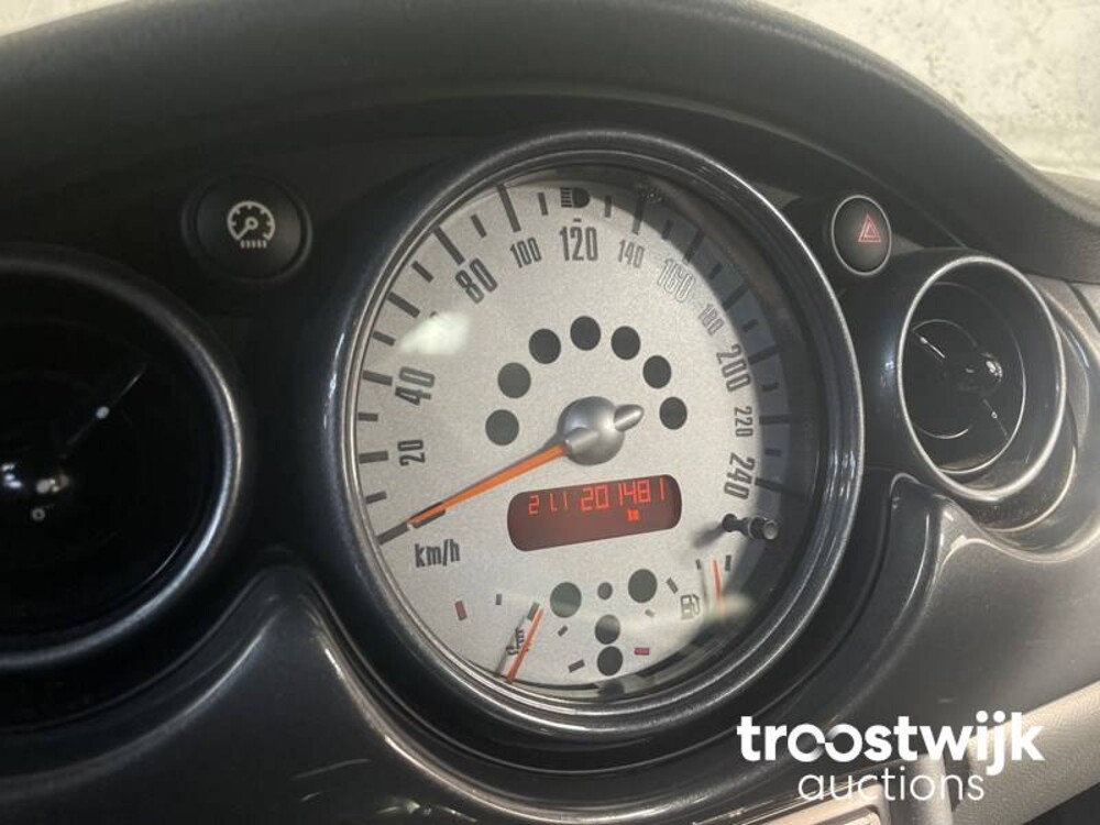 Mini Cooper 1.6 116PS 2005, 61-GZG-6