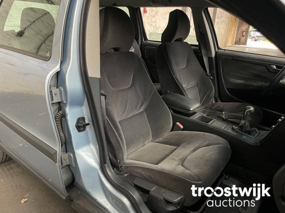 Volvo V70 Comfort Line 2.4 170PS 2001 -Orig. NL-, 49-HG-PV