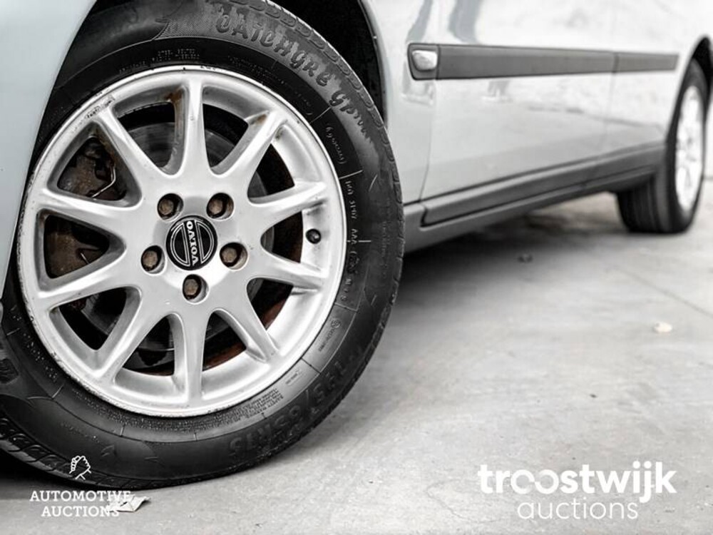 Volvo V70 Comfort Line 2.4 170PS 2001 -Orig. NL-, 49-HG-PV