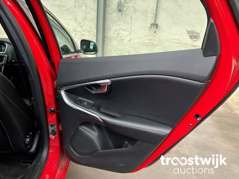 Volvo V40 2.0 D2 R-Design Business 120PS 2015 -Orig.NL-, GT-295-V