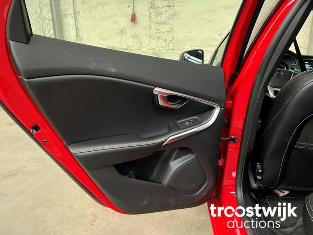 Volvo V40 2.0 D2 R-Design Business 120PS 2015 -Orig.NL-, GT-295-V