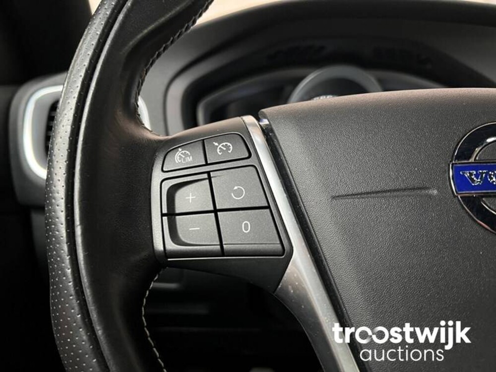 Volvo V40 2.0 D2 R-Design Business 120PS 2015 -Orig.NL-, GT-295-V