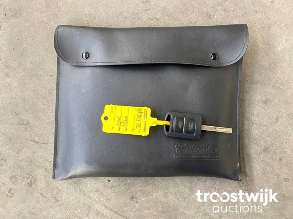 Opel Tigra TwinTop Cosmo 1.8-16V 125PS 2005 -Orig. NL-, 21-RB-PR