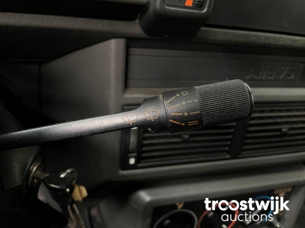 Alfa Romeo 75 Turbo 1.8 AMERICA 155 PS 1988, LP-FJ-88