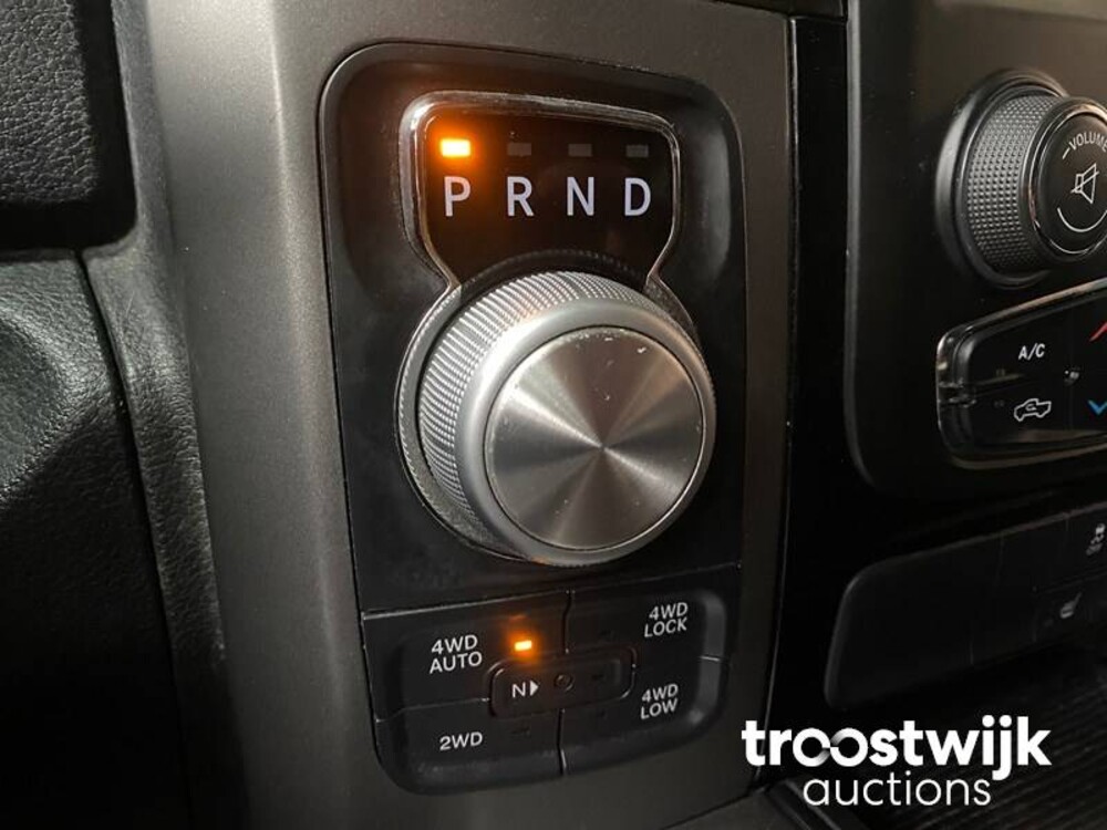 Dodge Ram 1500 5.7 Hemi 420PS 2016