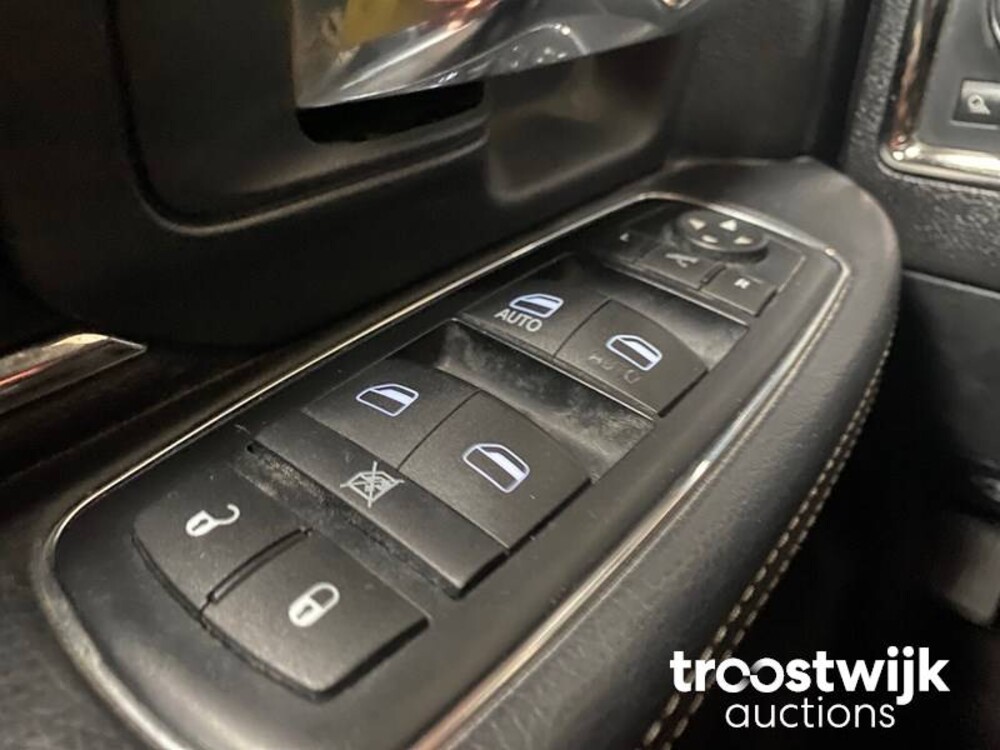 Dodge Ram 1500 5.7 Hemi 420PS 2016